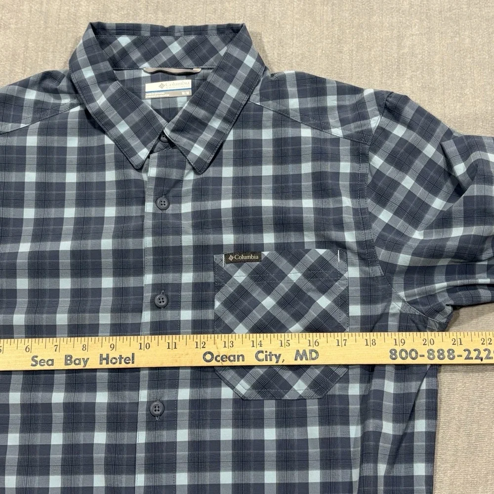Columbia Button Up Shirt Mens Medium Blue Plaid Performance Stretch Lightweight